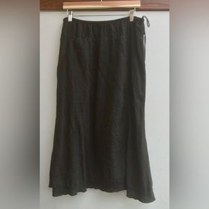 Black linen skirt with slit and mini pocket -M